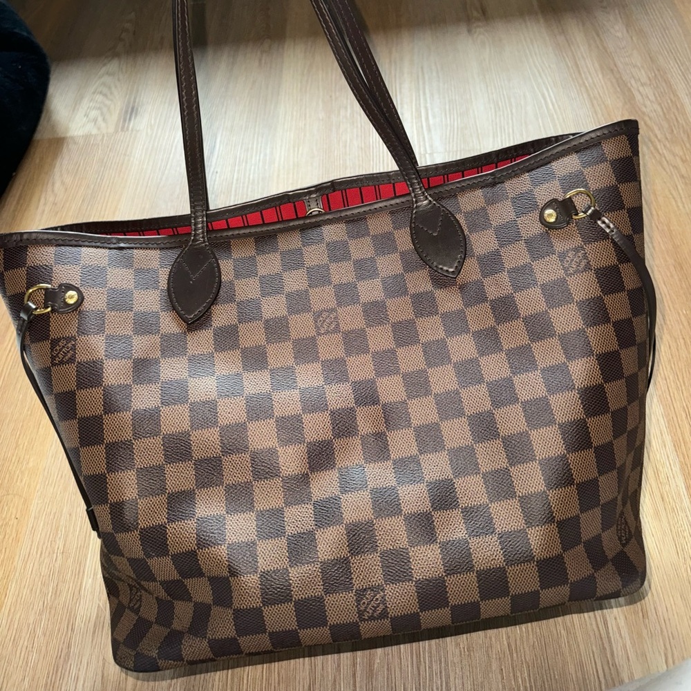 Louis Vuitton Never Full with Wristlet